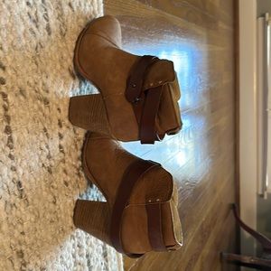 Rag and bone tan boots with leather straps